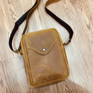 túi đeo chéo da bò