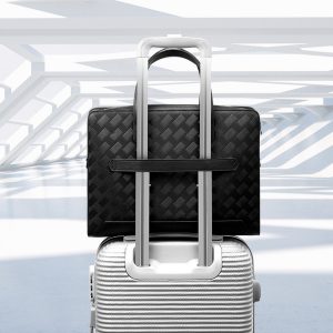 Túi Đeo Chéo Nam Da Bò Dập Vân se9855