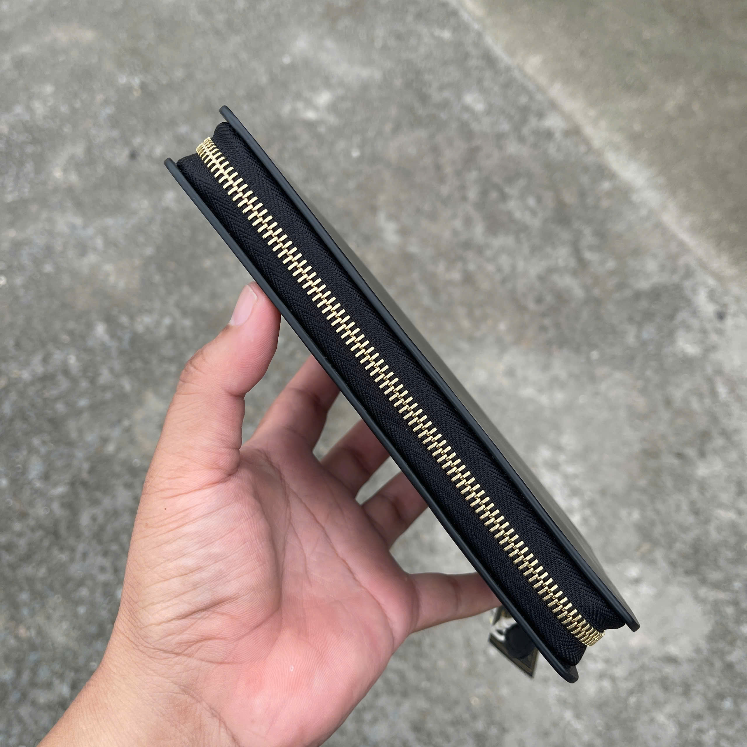 VÍ DÀI CẦM TAY DA SHELL CORDOVAN VDCT05