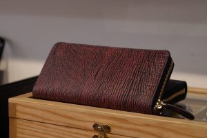 VÍ DÀI CẦM TAY NAM DA CÁ MẬP PHÁP VDCM09