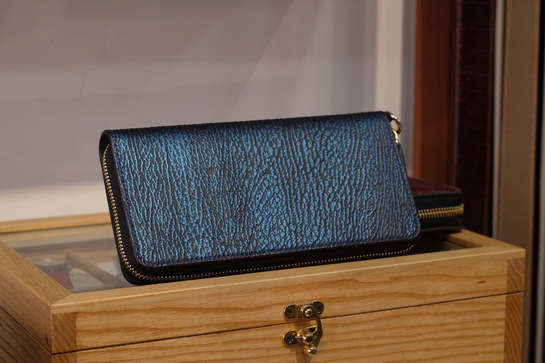 VÍ DÀI CẦM TAY NAM DA CÁ MẬP PHÁP VDCM09