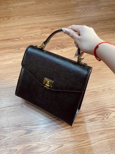 TÚI XÁCH CẦM TAY DA BÒ EPSOM TXCT2