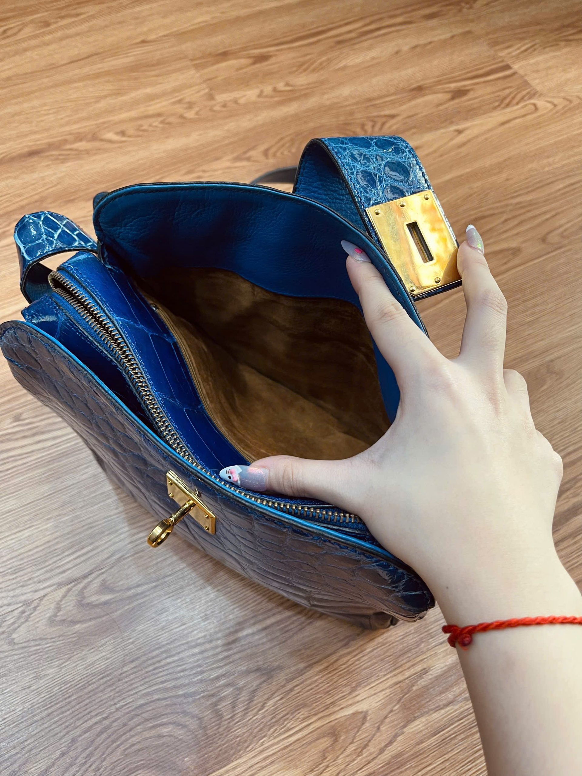 TÚI ĐEO CHÉO NỮ DA CÁ SẤU ALLIGATOR CCSBK02