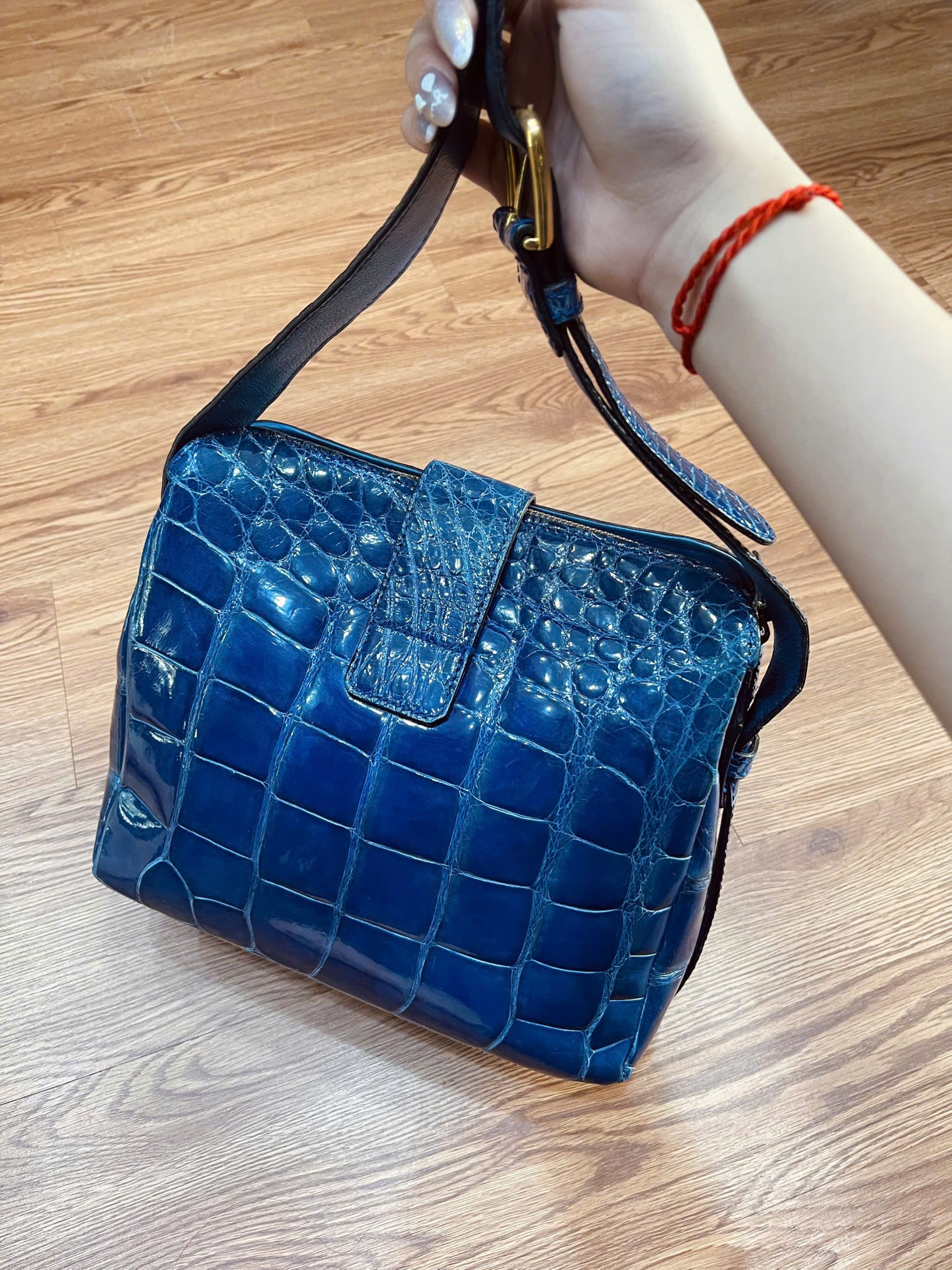 TÚI ĐEO CHÉO NỮ DA CÁ SẤU ALLIGATOR CCSBK02