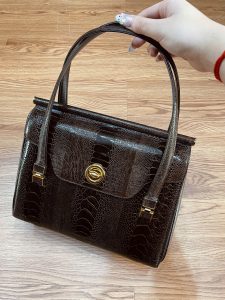 TÚI CẦM TAY DA VẨY CHÂN ĐÀ ĐIỂU TVCD00