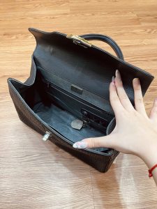 TÚI CẦM TAY THỜI TRANG DA CÁ MẬP TDCM12