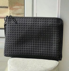 TÚI ĐEO CHÉO KIÊM TÚI CẦM TAY DA BÒ CAO CẤP 88181